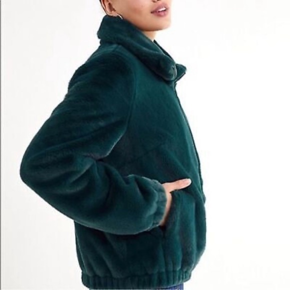 Hollister Jackets & Blazers - Hollister Faux Fur Jacket NWOT